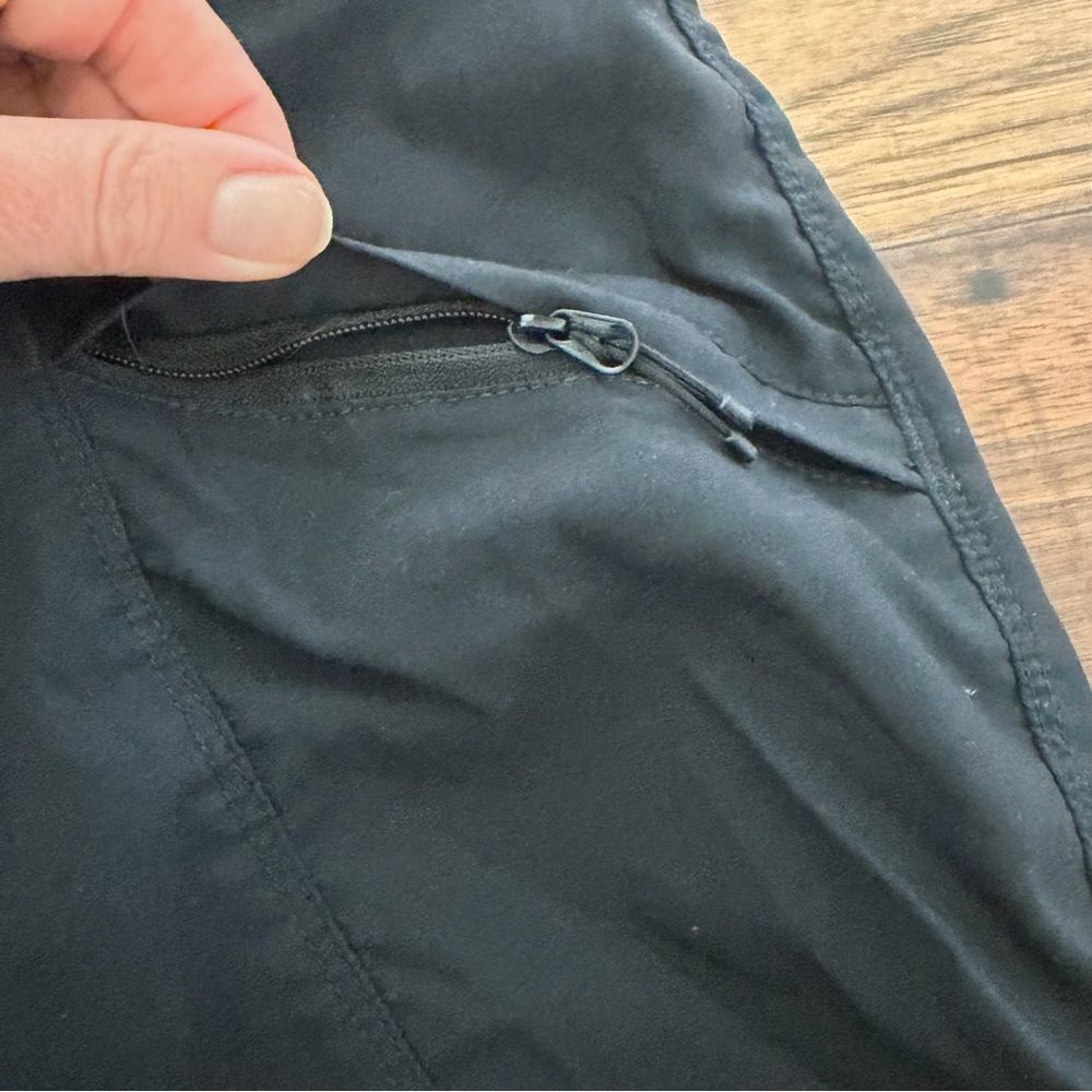 Duluth Trading Co Women’s Dry on the Fly 7 inch Short Black Size 12 EUC - Picture 4 of 10